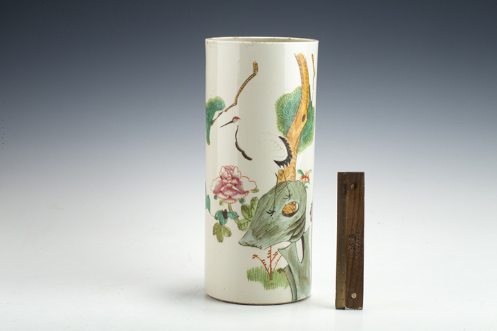 古玩陶瓷民國·粉彩松鶴延年紋帽筒
真品鑒賞圖