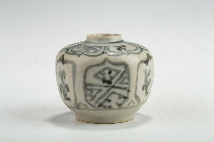 古玩陶瓷明晚·青花花卉紋水盂
真品鑒賞圖