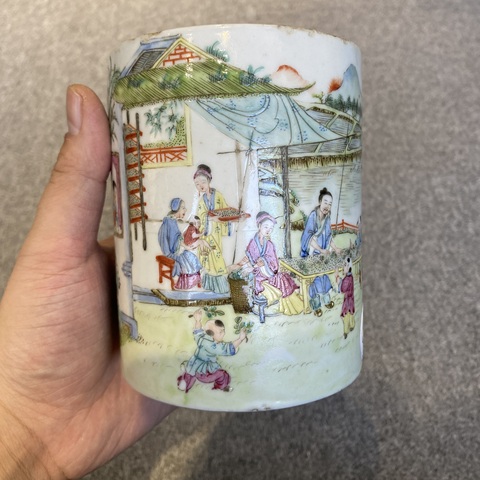 古玩陶瓷粉彩人物故事紋筆筒真品鑒賞圖