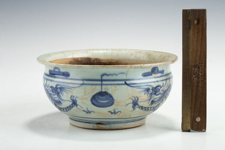 古玩陶瓷清中·青花雙龍戲珠紋香爐真品鑒賞圖