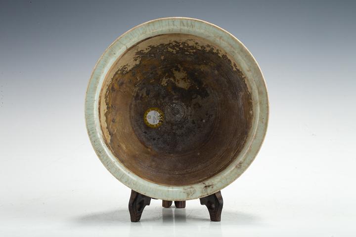 古玩陶瓷清中·青花雙龍戲珠紋香爐真品鑒賞圖