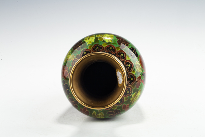 古玩陶瓷創(chuàng)匯·銅胎掐絲琺瑯花卉紋瓶
真品鑒賞圖