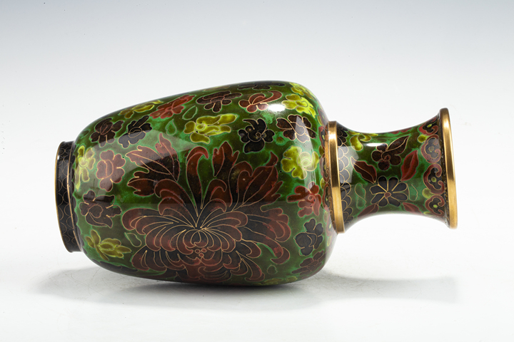 古玩陶瓷創(chuàng)匯·銅胎掐絲琺瑯花卉紋瓶
真品鑒賞圖