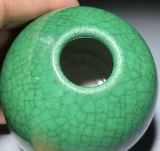 古玩陶瓷綠哥釉水盂真品鑒賞圖