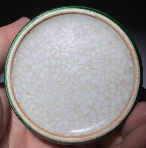 古玩陶瓷綠哥釉水盂真品鑒賞圖