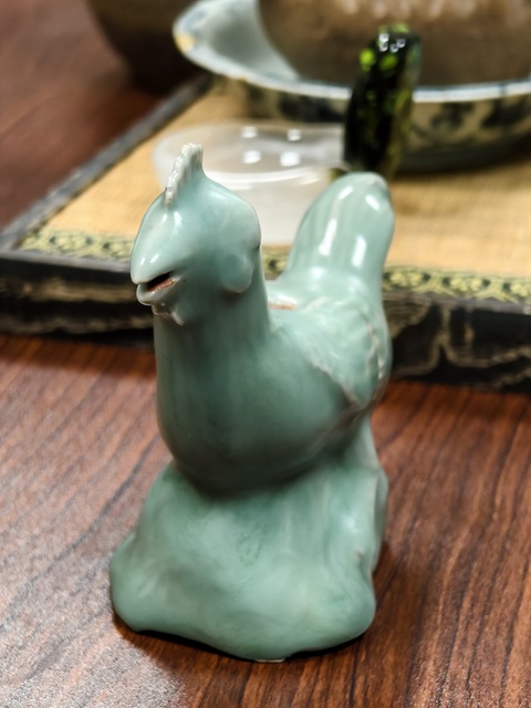 古玩陶瓷龍泉窯青釉水滴真品鑒賞圖