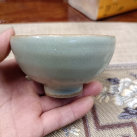 古玩陶瓷龍泉窯青釉杯真品鑒賞圖