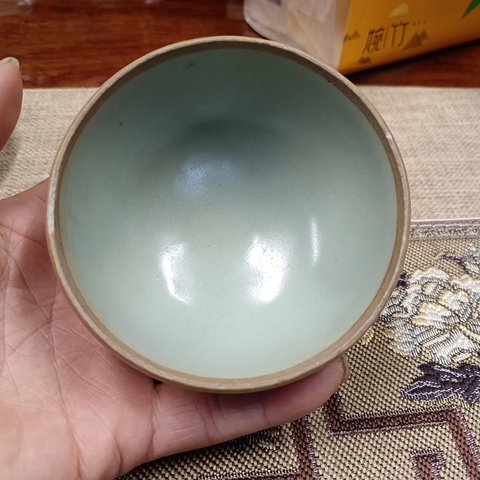 古玩陶瓷龍泉窯青釉杯真品鑒賞圖