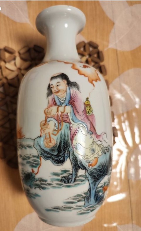 古玩陶瓷粉彩人物故事瓶真品鑒賞圖