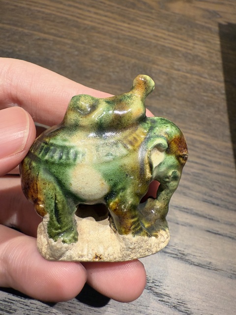 古玩陶瓷疑似不開門或者有修唐三彩瓷塑真品鑒賞圖