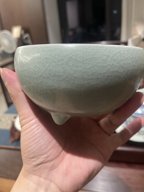 古玩陶瓷郎窖綠釉三足香爐真品鑒賞圖