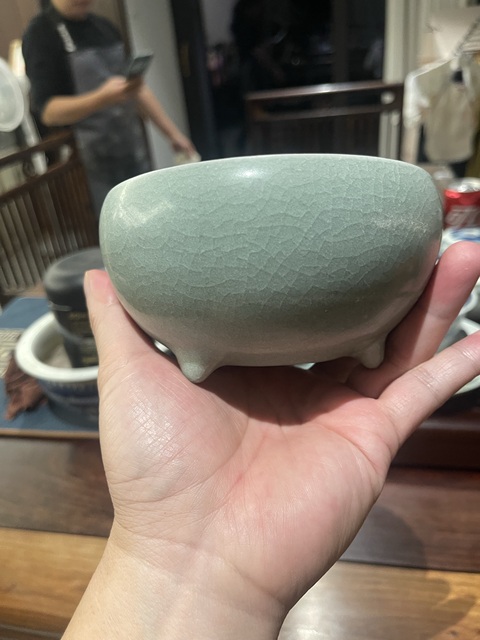 古玩陶瓷郎窖綠釉三足香爐真品鑒賞圖