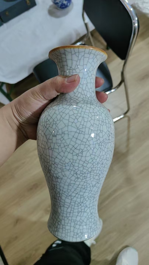 古玩陶瓷哥釉瓶真品鑒賞圖