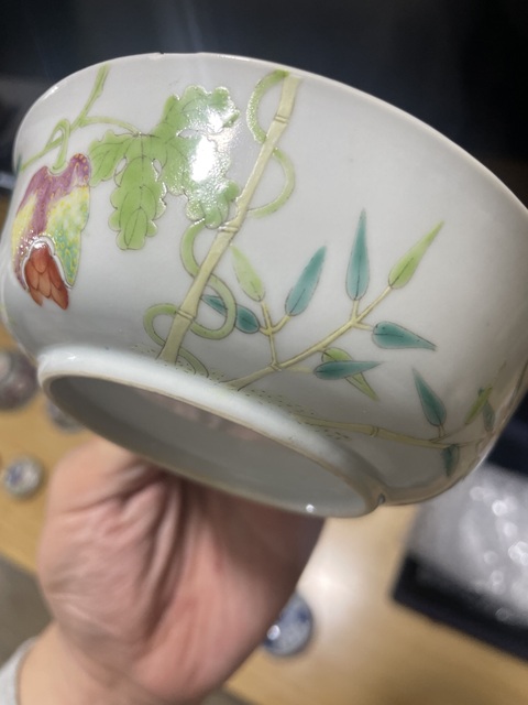 古玩陶瓷 癩瓜竹紋粉彩碗真品鑒賞圖