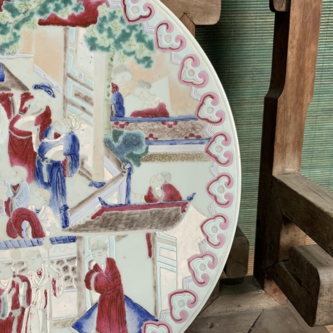 古玩陶瓷人物紋粉彩盤真品鑒賞圖