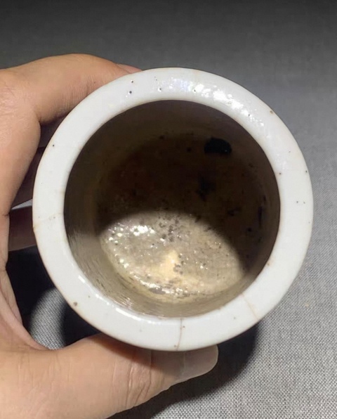 古玩陶瓷哥釉青花山水紋筆筒真品鑒賞圖