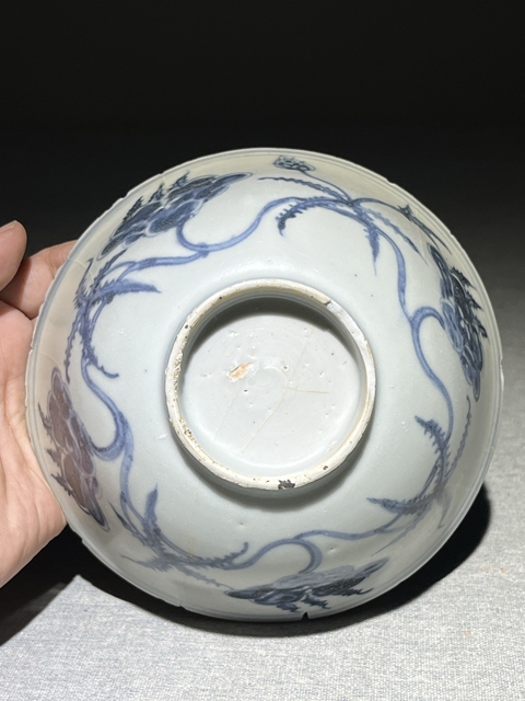 古玩陶瓷秋葵紋青花碗真品鑒賞圖