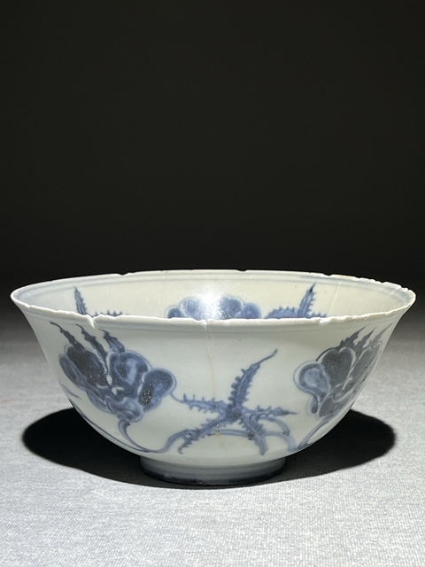 古玩陶瓷秋葵紋青花碗真品鑒賞圖