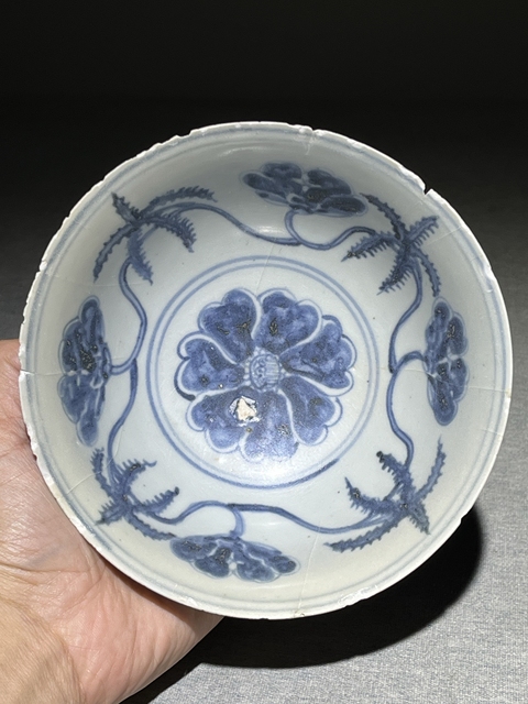 古玩陶瓷秋葵紋青花碗真品鑒賞圖