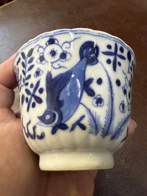 古玩陶瓷青花魚藻紋花口杯真品鑒賞圖