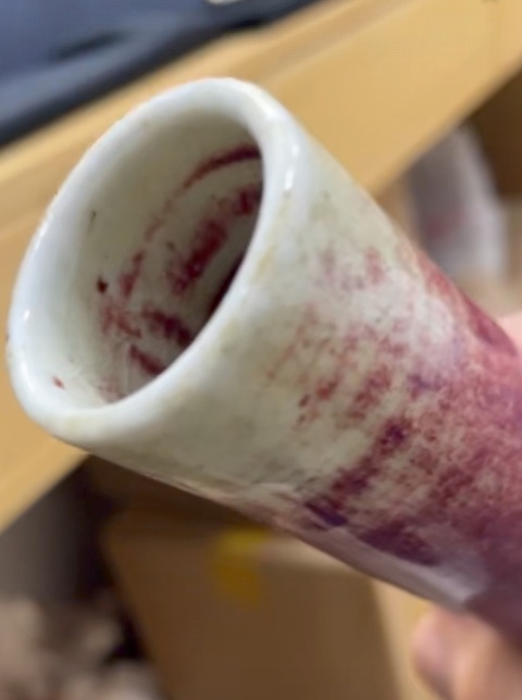 古玩陶瓷窯變紅釉長頸瓶真品鑒賞圖