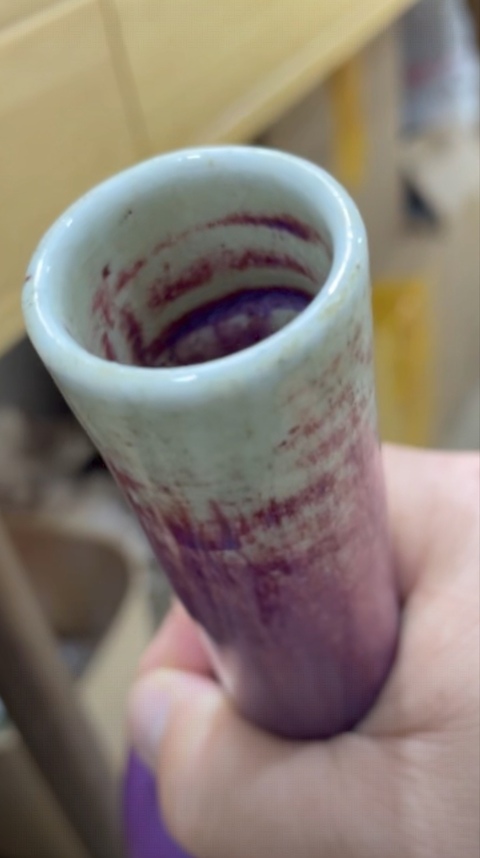 古玩陶瓷窯變紅釉長頸瓶真品鑒賞圖