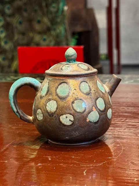 古玩陶瓷日本昭和志野燒雙色釉茶壺，無底圖真品鑒賞圖