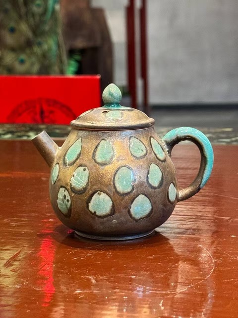 古玩陶瓷日本昭和志野燒雙色釉茶壺，無底圖真品鑒賞圖