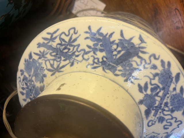 古玩陶瓷青花暗八仙如意披肩錦雞牡丹狩獵圖大茶葉罐真品鑒賞圖