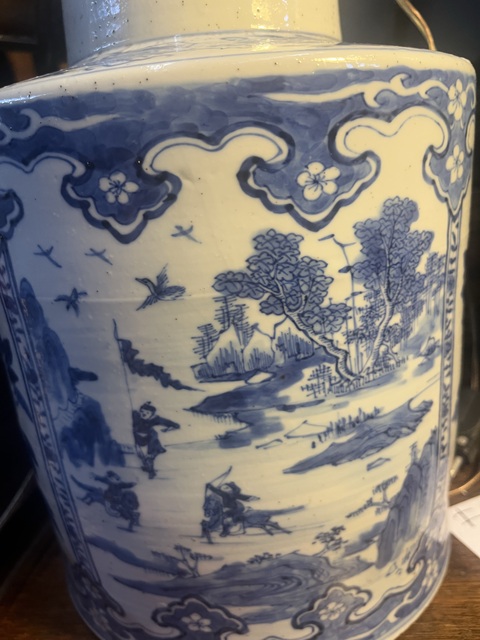 古玩陶瓷青花暗八仙如意披肩錦雞牡丹狩獵圖大茶葉罐真品鑒賞圖