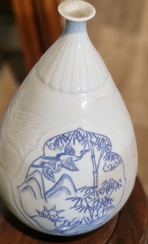 古玩陶瓷日本大正青花鶴紋撇口瓶真品鑒賞圖