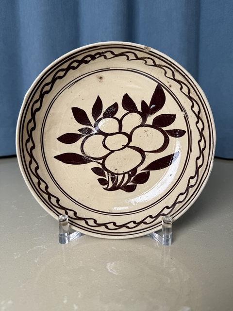 古玩陶瓷明代 磁州窯花卉紋盤拍賣，當前價格360元