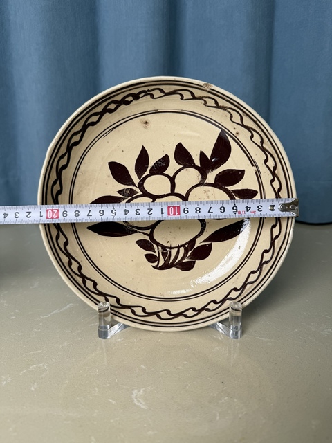 古玩陶瓷明代 磁州窯花卉紋盤拍賣，當前價格360元