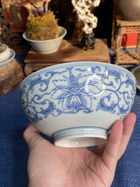 古玩陶瓷青花淡描花卉紋碗真品鑒賞圖