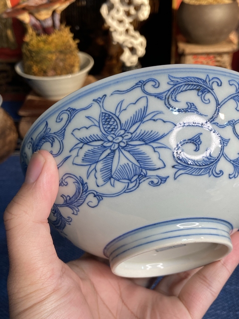 古玩陶瓷青花淡描花卉紋碗真品鑒賞圖