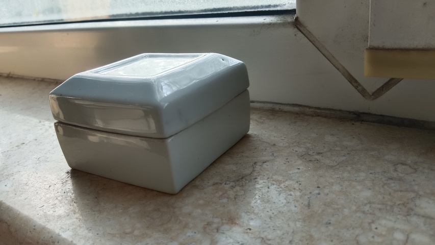 古玩陶瓷白釉四方蓋盒真品鑒賞圖