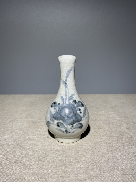 古玩陶瓷【館藏級精品】明末:青花花卉紋膽瓶【把玩神器】【瓶中皇后】拍賣，當(dāng)前價格0元