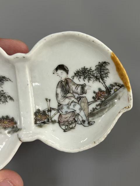 古玩陶瓷民國 粉彩桃花仕女桃形洗真品鑒賞圖