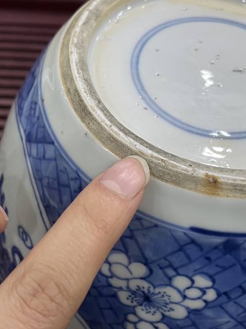 古玩陶瓷青花開光博古圖罐真品鑒賞圖