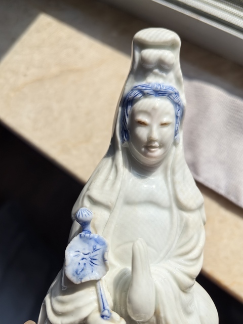 古玩陶瓷觀音塑像真品鑒賞圖