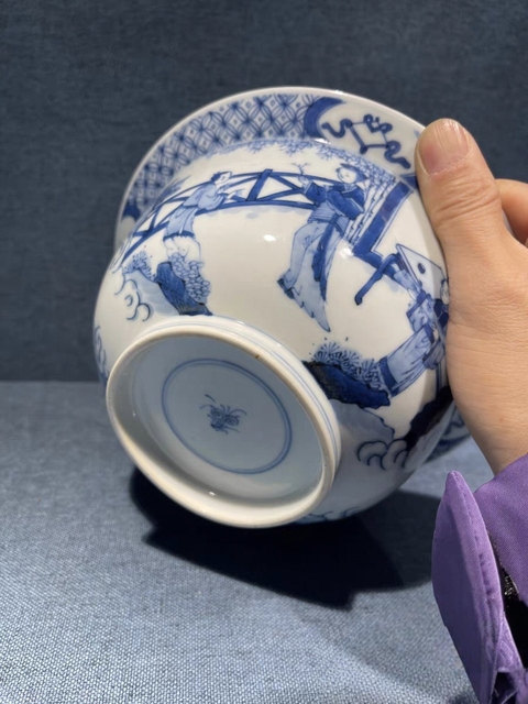 古玩陶瓷青花仕女人物故事紋折沿大碗真品鑒賞圖