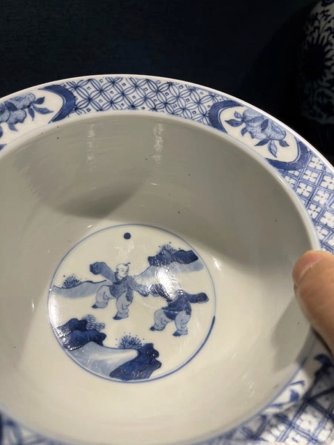 古玩陶瓷青花仕女人物故事紋折沿大碗真品鑒賞圖