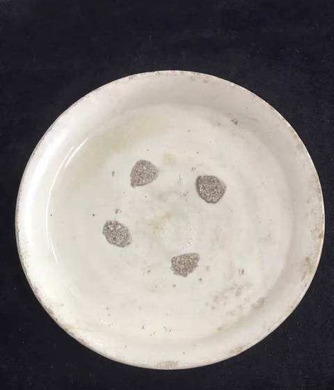 古玩陶瓷 白釉盤真品鑒賞圖