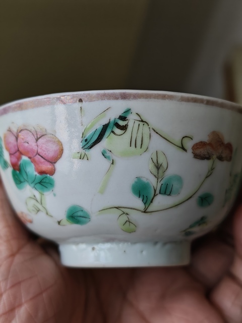 古玩陶瓷一鳴驚人粉彩小碗真品鑒賞圖