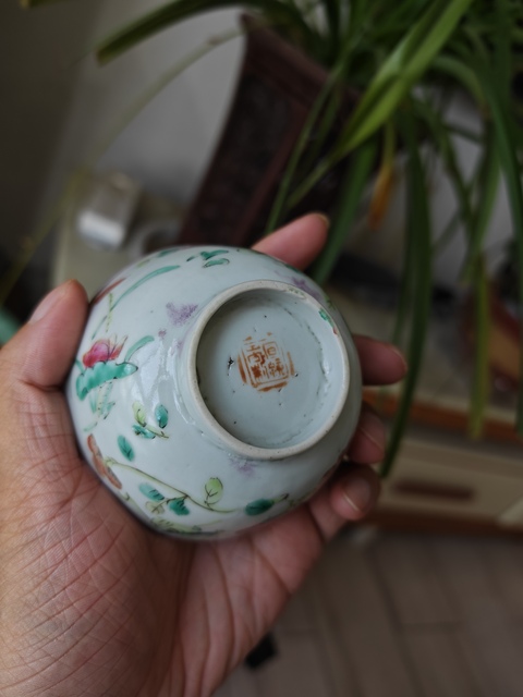 古玩陶瓷一鳴驚人粉彩小碗真品鑒賞圖