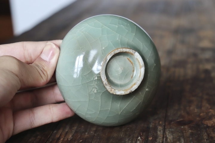 古玩陶瓷館藏級精品南宋龍泉青瓷粉青芒口盞拍賣，當前價格8800元