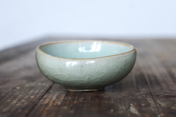 古玩陶瓷館藏級精品南宋龍泉青瓷粉青芒口盞拍賣，當前價格8800元