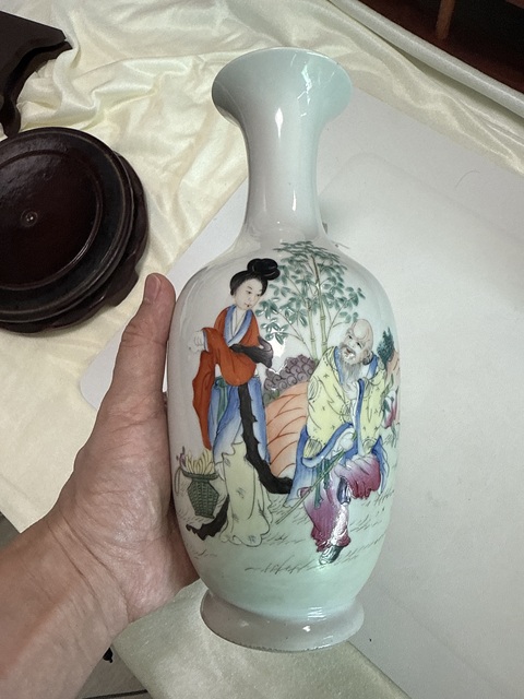 古玩陶瓷粉彩麻姑獻壽圖撇口瓶真品鑒賞圖