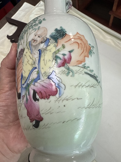 古玩陶瓷粉彩麻姑獻壽圖撇口瓶真品鑒賞圖