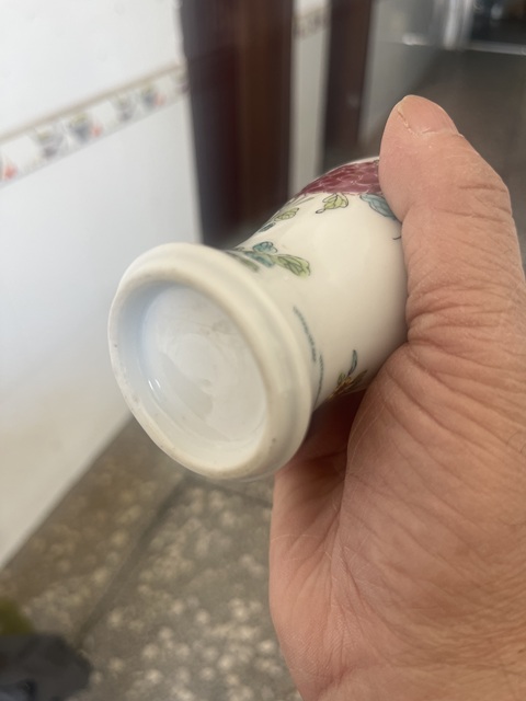 古玩陶瓷粉彩瓶真品鑒賞圖